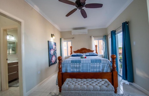 Ocho Rios House | Tropical Impression