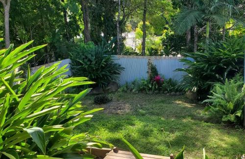 Kuranda House | Tropical Kuranda Modern Retreat