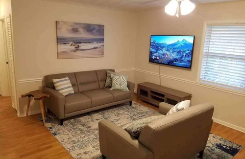Stuart Villa | Tropical Oasis Getaway in Historic Manatee Pocket