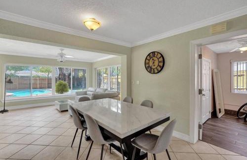 Deerfield Beach Villa | Tropical Oasis+heated Pool-4BR/KINGS/1mi to BEACH!