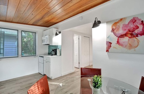 Tarpon River Apartment | Tropical Oasis: Studio w/Pool