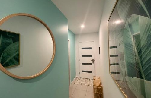 Strathpine House | Tropical Ocean Vibe Holiday House in Strathpine