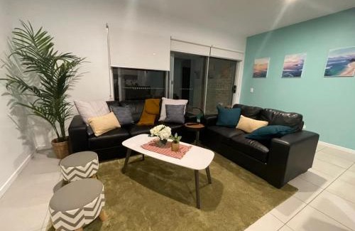 Strathpine House | Tropical Ocean Vibe Holiday House in Strathpine
