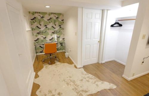 Mount Pleasant Apartment | Tropical Paradise by the Park
