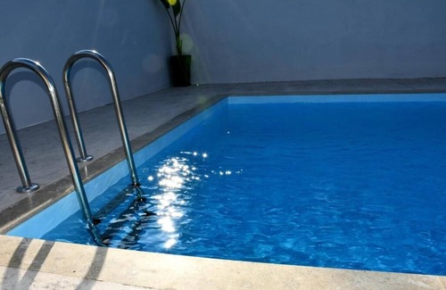 Rafina Apartment | Tropical pool house in rafina
