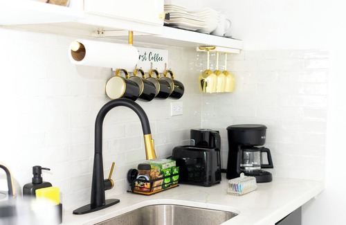West End Apartment | Tropical Treasure at the West