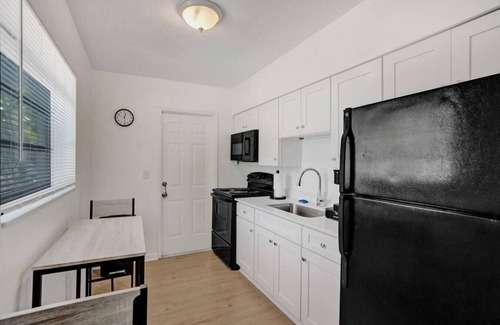 Tarpon River Apartment | Tropical View Escape - 1BR