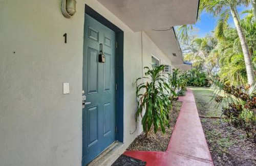 Riverside Park Apartment | Tropical View Escape - 1BR