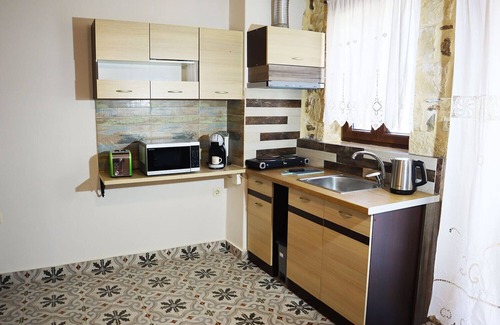 Kouroutai Apartment | Trouloto Pool Apartment
