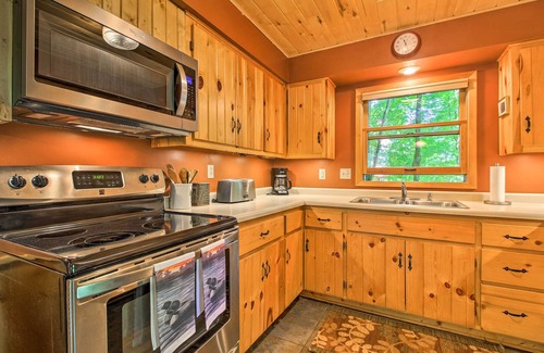 Bovey Cabin | Trout Lake Cabin w/Private Dock, Kayaks & Loft!
