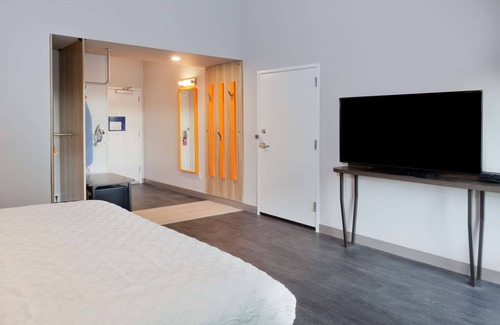 Auburn Hotel | Tru by Hilton Auburn