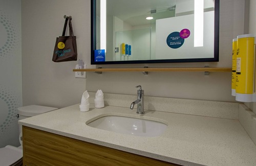 Northeast Columbus Hotel | Tru by Hilton Columbus Airport