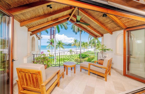 Playa Flamingo Villa | True Beachfront tranquility!