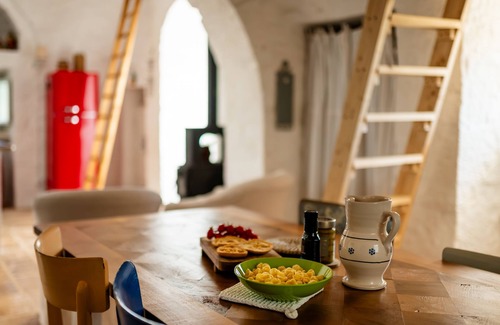 Cozzana House | Trullo Ape Regina - One Bedroom House, Sleeps 4