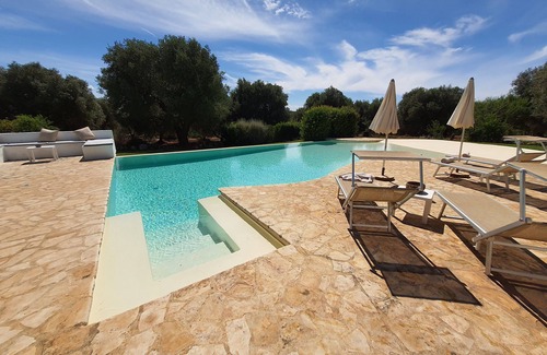 Ceglie Messapica House | Trullo 'La Cedrina' with Private Pool, Wi-Fi and Air Conditioning