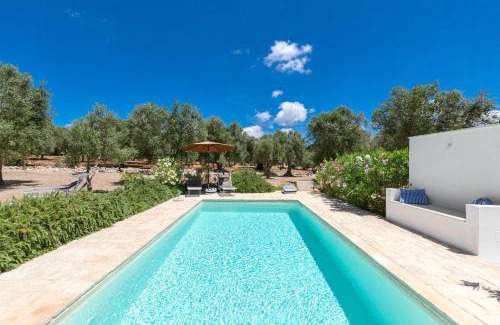 Ceglie Messapica Villa | Trullo Lei di Borgo Paoli by Perle di Puglia