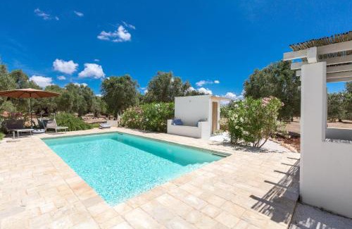 Ceglie Messapica Villa | Trullo Lei di Borgo Paoli by Perle di Puglia