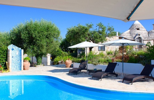 Alberobello Villa | Trullo With Private Pool (15x7), WI-FI free, tennis table,mountain bike for rent