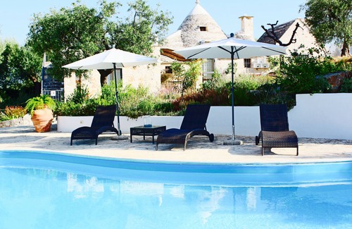 Alberobello Villa | Trullo With Private Pool (15x7), WI-FI free, tennis table,mountain bike for rent