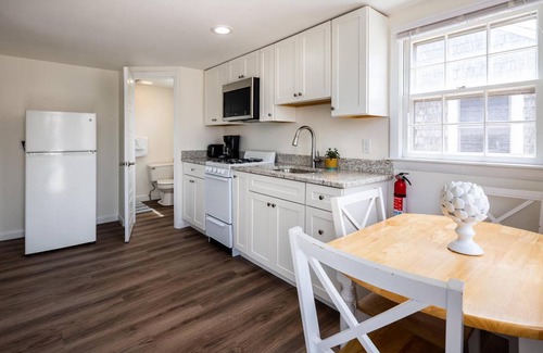 North Truro Hotel | Truro Beach Cottages