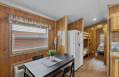 Steinhatchee House | Truth Harbors Cabin1 Pet Friendly, Steinhatchee Cabin - Sleeps 5