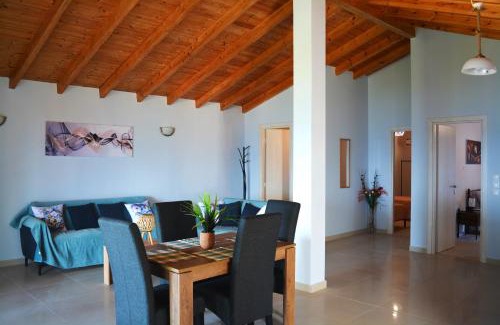 Dafnata Apartment | Tsaki seaview apartment