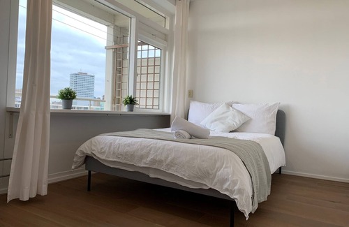 Municipality of Delft Bed & Breakfast | TU Delft-walk score 92 -Unesco- room 5 balcony