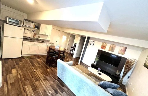 Waltham Apartment | Tucked away garden level studio near Cambridge 2734