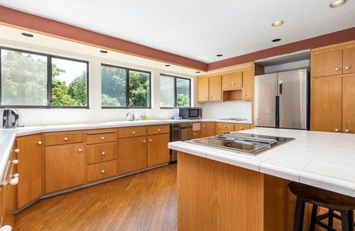 Maple Hill House | Tucked Away Private hideaway Home Away From Home
