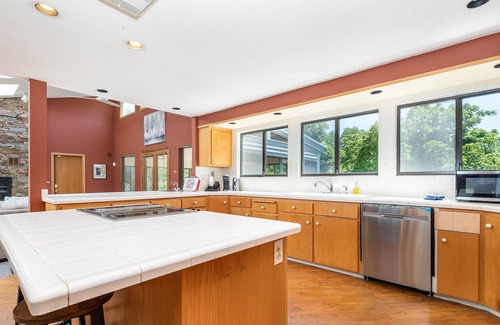 Maple Hill House | Tucked Away Private hideaway Home Away From Home