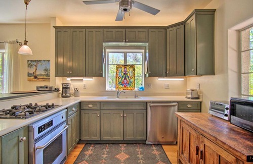 Jefferson Park House | Tucson Historic Home Fenced Yard and Desert Views!