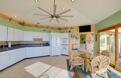 Tucson House | Tucson Retreat w/Superb Mountain Views & Pool!