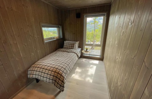 Sykkylven Villa | Tudalen
