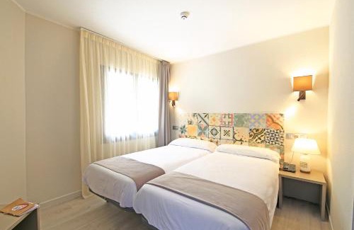 Avinguda de Carlemany Hotel | Tudel