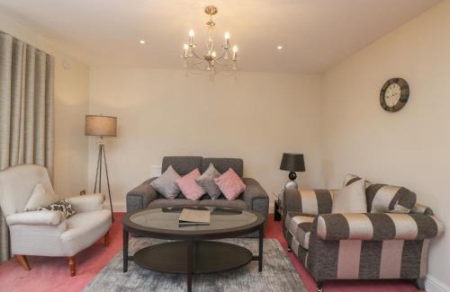 Symonds Yat House | Tudor House