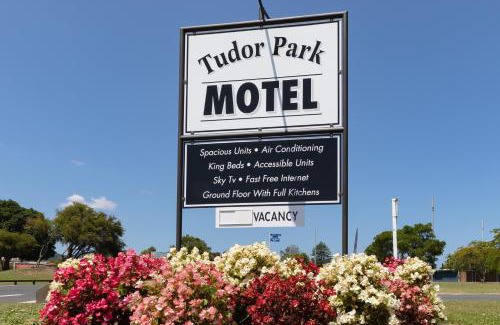 Gisborne Hotel | Tudor Park Motel Spacious with kitchens 1 minute walk to restaurant and shopping centre and Gisborne Hospital
