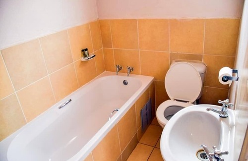 Jwaneng House | Tudu Guest House