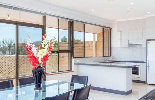 Greenway Apartment | Tuggeranong Short Stay #06 - Sleeps 6