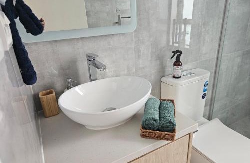 Mahurangi West Apartment | Tui Nest Garden Unit