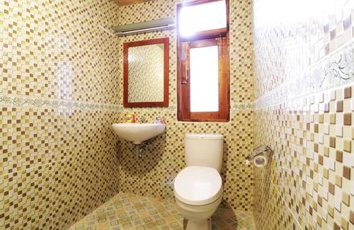 Ambarita House | Tuk Tuk Timbul Bungalows