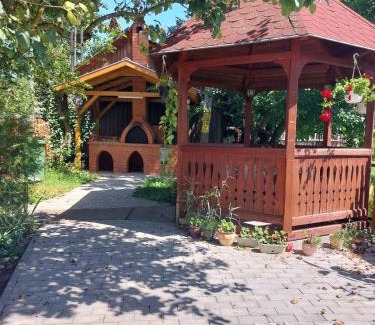 Armaseni Noi Bed & Breakfast | Tulipános Vendégház