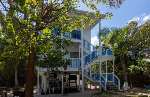 Tibbett's Turn Villa | Tulixx Cayman Villa