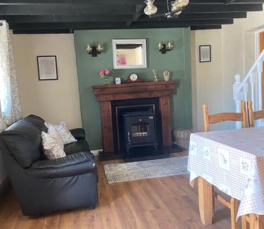 Lecemy House | Tully Cottage Donegal Town