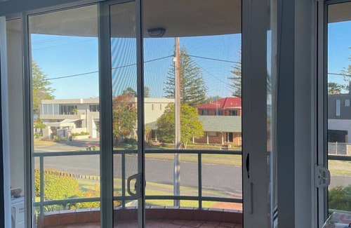 Tuncurry Apartment | Tuncurry Rockpool and Beach 2 min Walk - Newly renovated 3BR Unit