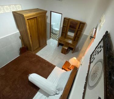 Lodtunduh House | Tunjung kuning