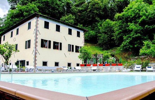 Castiglione di Garfagnana Apartment | Turandot. Beautiful modern style apartment in Ancient Tuscan Villa