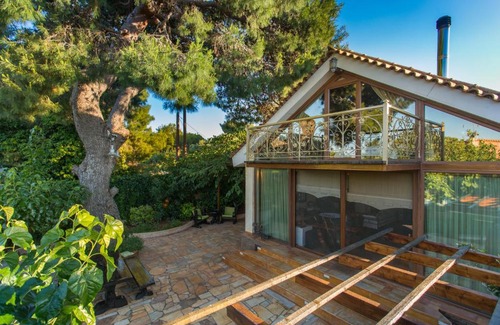 Nea Makri House | Turdus Merula Retreat