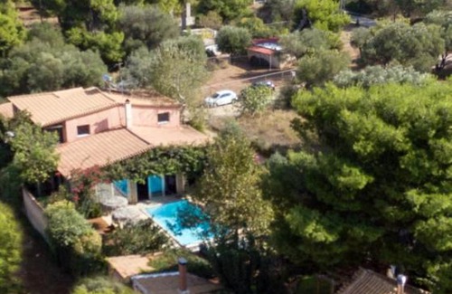 Nea Makri House | Turdus Merula Retreat