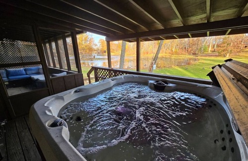 Streetsboro Cabin | Turkey Trot & Silly Cabin At Heron Hill Retreat!