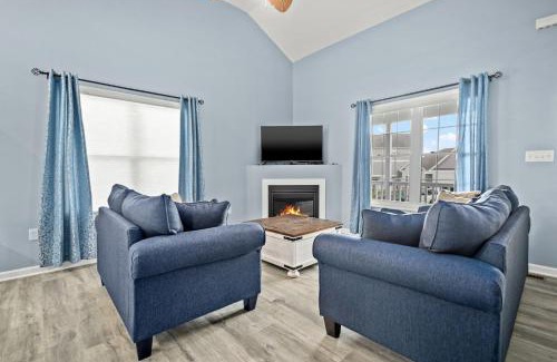 Captain's Cove House | Turtle Bay - Waterfront & a screened porch!
